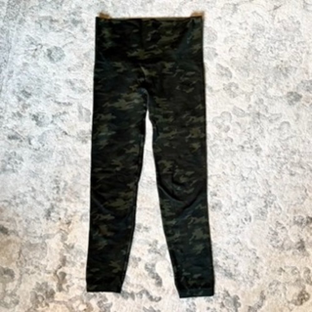 Spanx Look at Me Now Green Camo Leggings